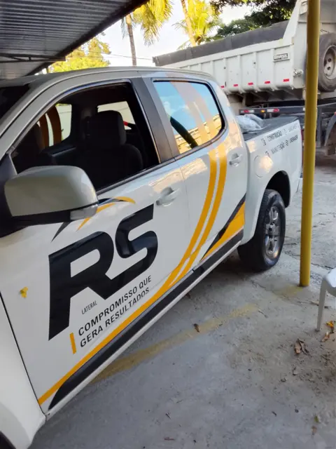 RS · lateral do veículo