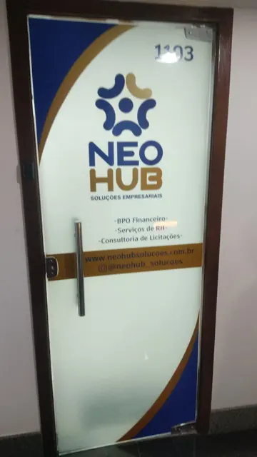 Neo Hub · adesivação de porta