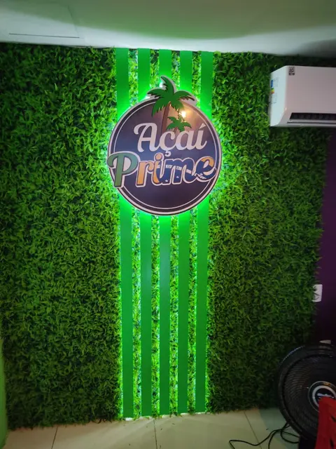 Açaí Prime · painel interno iluminado