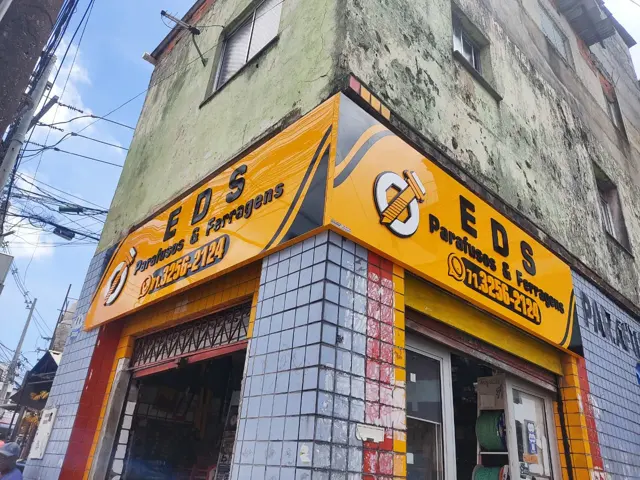 EDS Parafusos e Ferragens · fachada de esquina