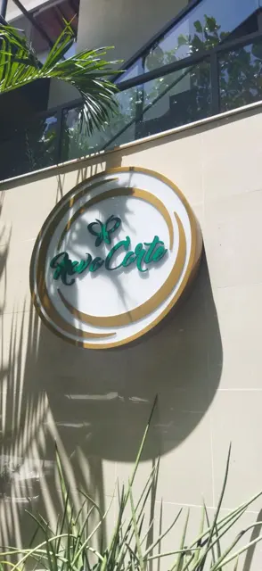Revacorte · marca circular em relevo